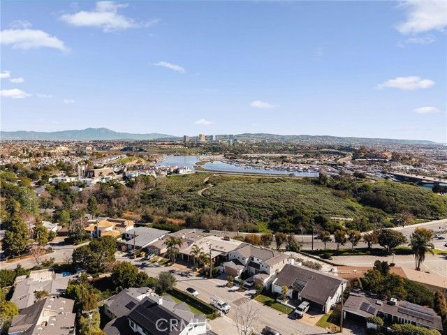 702 Saint James Place, Newport Beach, CA 92663