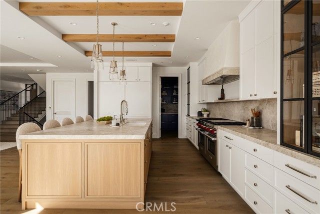 702 Saint James Place, Newport Beach, CA 92663