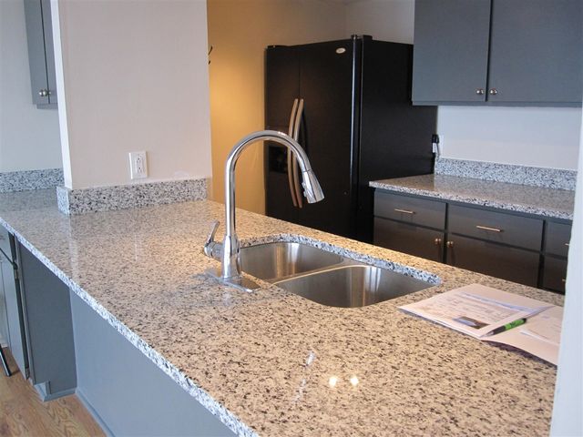 820 Cliffs Drive Unit: 306, Ypsilanti, MI 48198