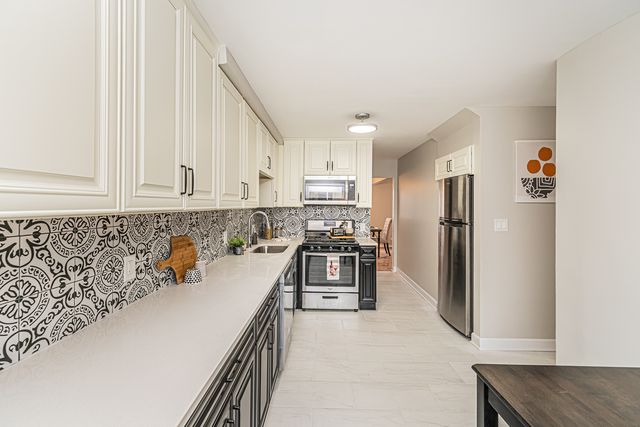 432 Skokie Boulevard, Wilmette, IL 60091