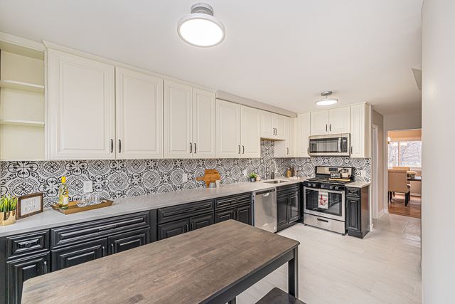 432 Skokie Boulevard, Wilmette, IL 60091