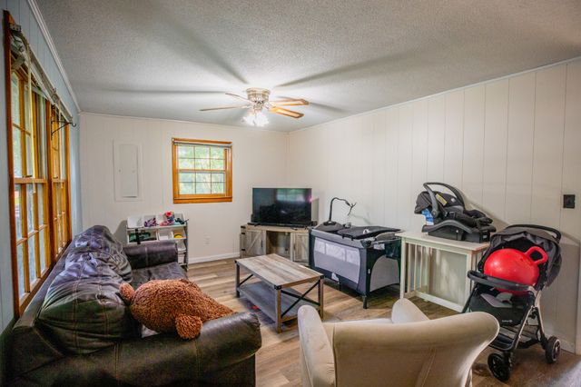 190 Blackwell Dr, Hohenwald, TN 38462