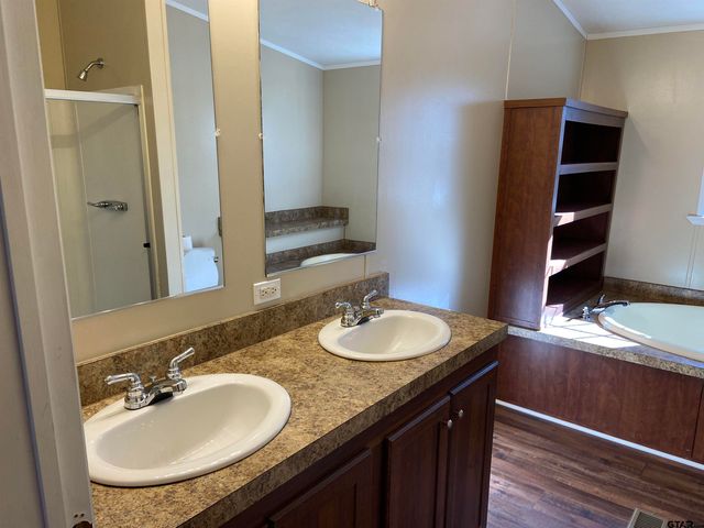 58 Florey Lake, Kilgore, TX 75662