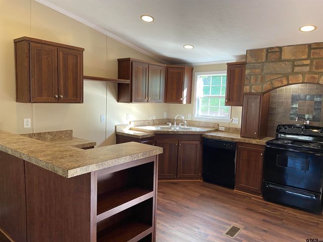 58 Florey Lake, Kilgore, TX 75662