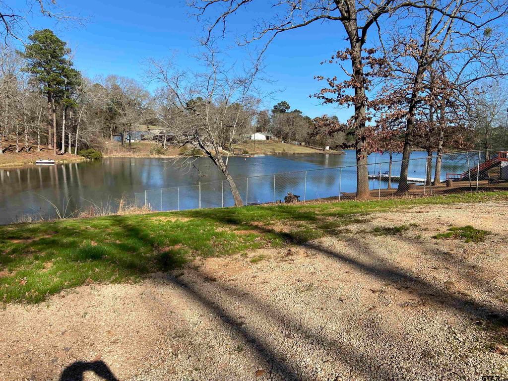 58 Florey Lake, Kilgore, TX 75662