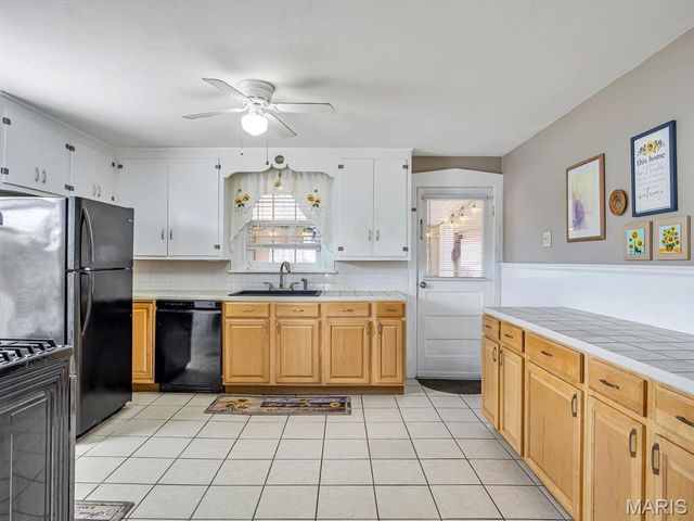 1031 S Charles Street, Belleville, IL 62220