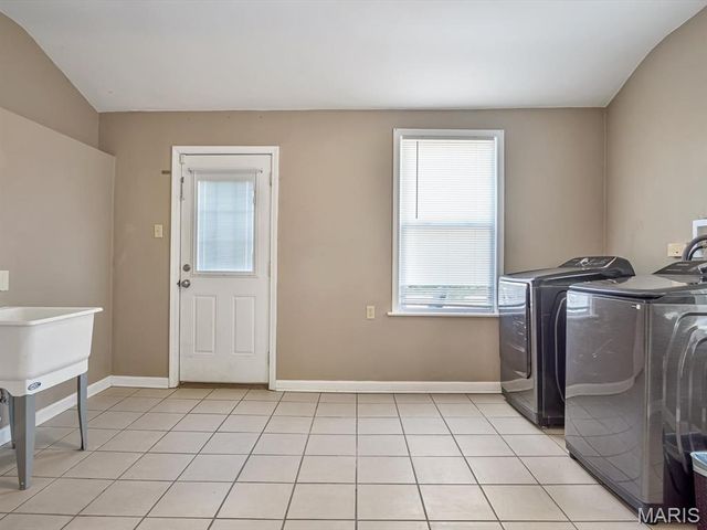 1031 S Charles Street, Belleville, IL 62220
