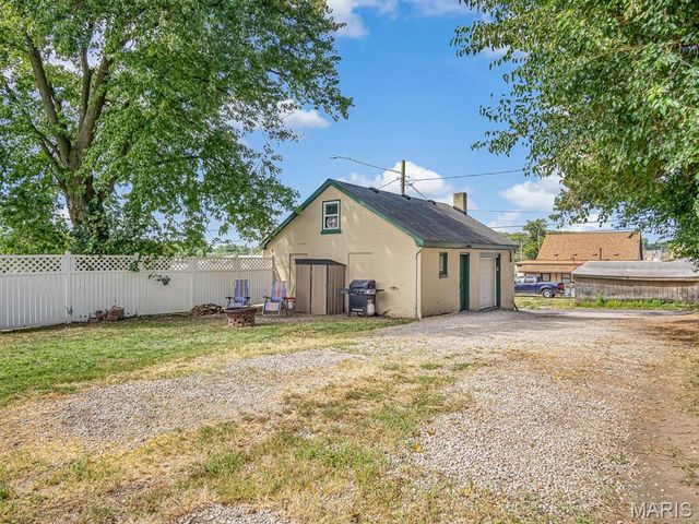 1031 S Charles Street, Belleville, IL 62220