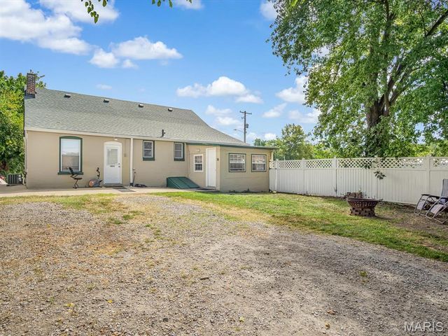 1031 S Charles Street, Belleville, IL 62220