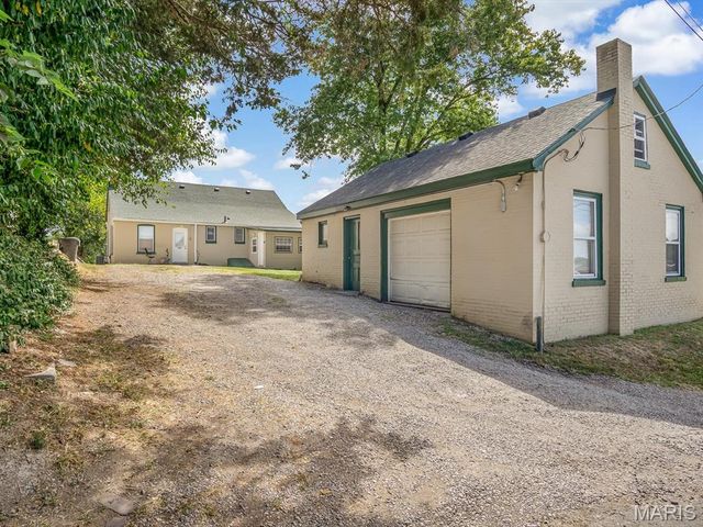 1031 S Charles Street, Belleville, IL 62220