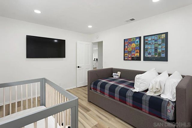 522 4TH STREET A, Encinitas, CA 92024