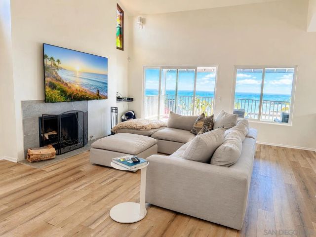 522 4TH STREET A, Encinitas, CA 92024