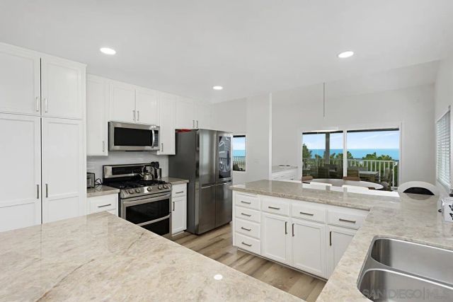 522 4TH STREET A, Encinitas, CA 92024
