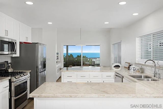 522 4TH STREET A, Encinitas, CA 92024