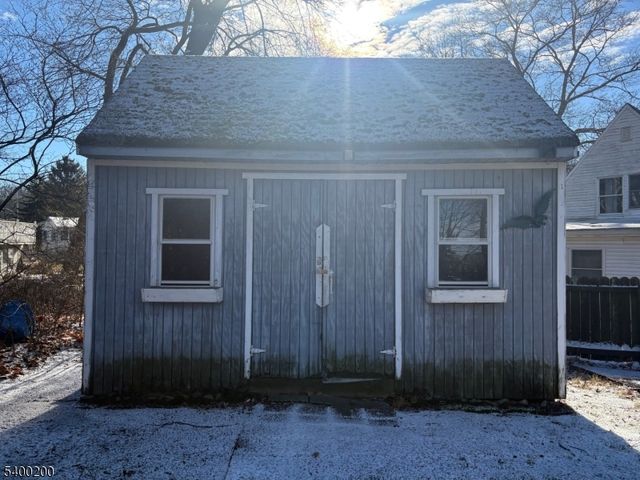 8 Fern Pl, Mount Arlington Boro, NJ 07856