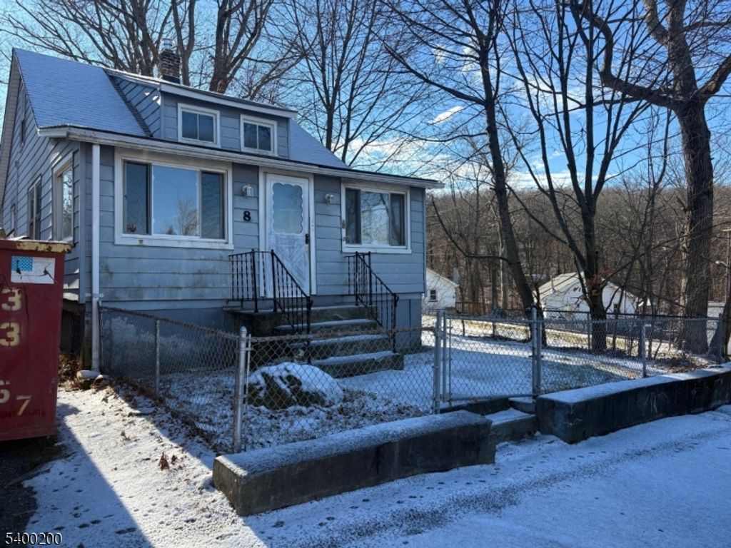 8 Fern Pl, Mount Arlington Boro, NJ 07856