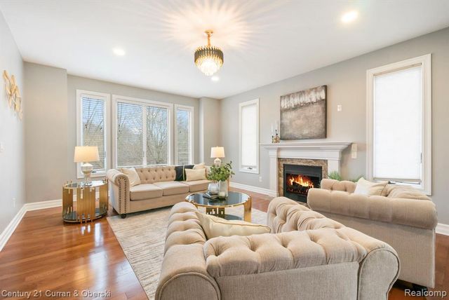 18489 Fox Hollow Court, Northville, MI 48168