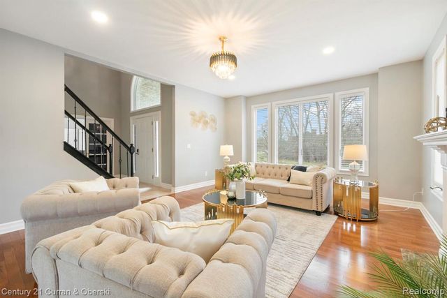 18489 Fox Hollow Court, Northville, MI 48168