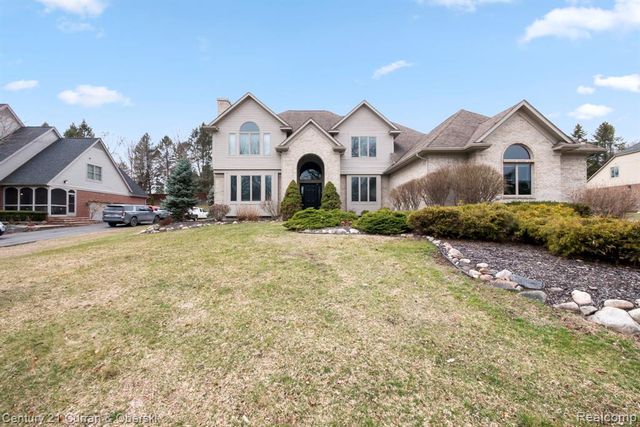 18489 Fox Hollow Court, Northville, MI 48168