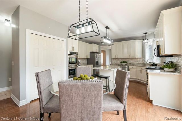 18489 Fox Hollow Court, Northville, MI 48168