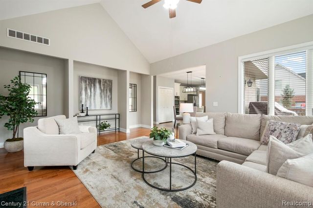 18489 Fox Hollow Court, Northville, MI 48168