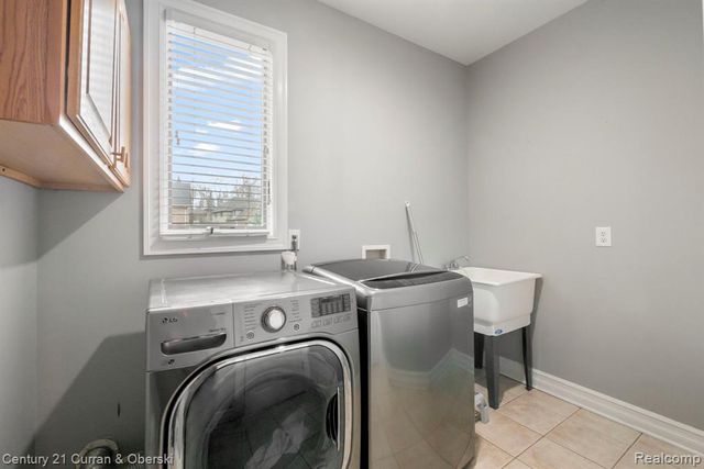 18489 Fox Hollow Court, Northville, MI 48168