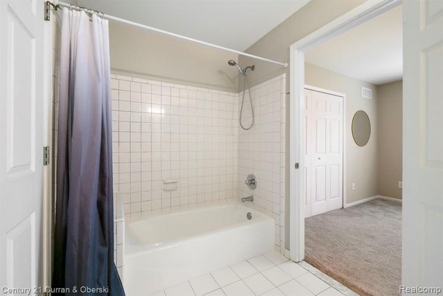 18489 Fox Hollow Court, Northville, MI 48168