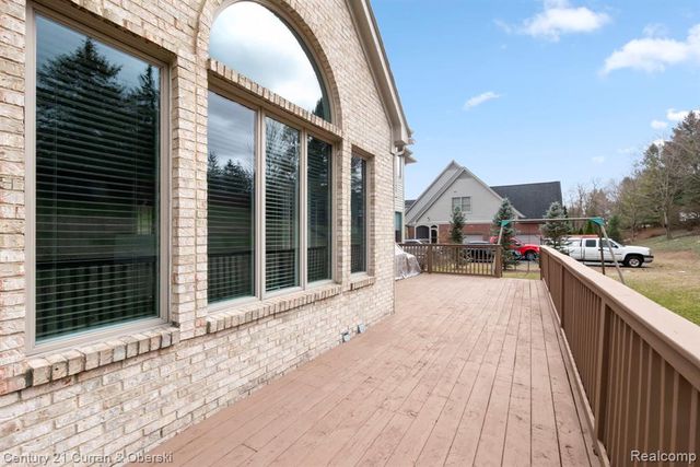 18489 Fox Hollow Court, Northville, MI 48168