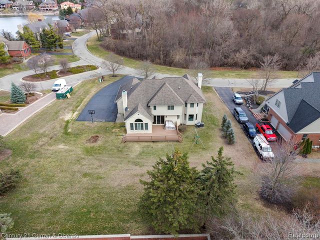 18489 Fox Hollow Court, Northville, MI 48168