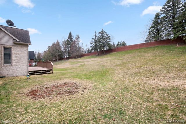 18489 Fox Hollow Court, Northville, MI 48168