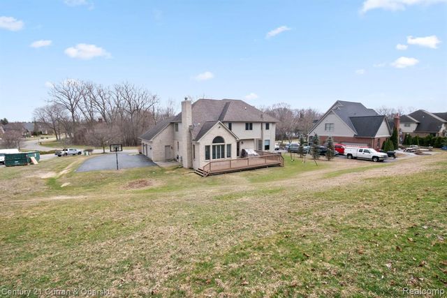 18489 Fox Hollow Court, Northville, MI 48168