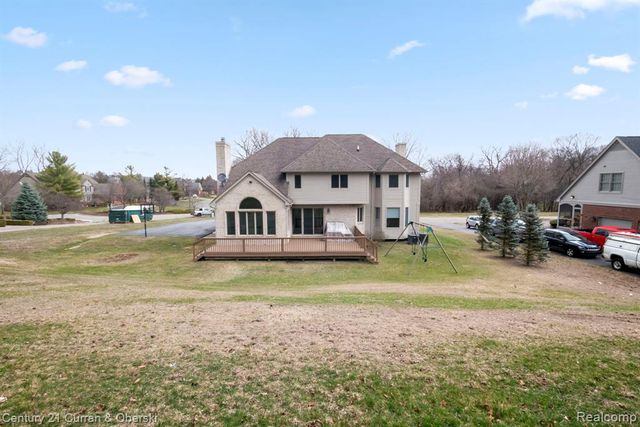 18489 Fox Hollow Court, Northville, MI 48168