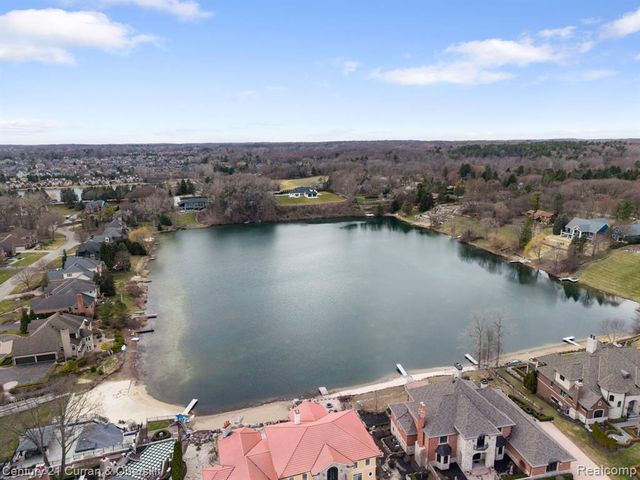 18489 Fox Hollow Court, Northville, MI 48168