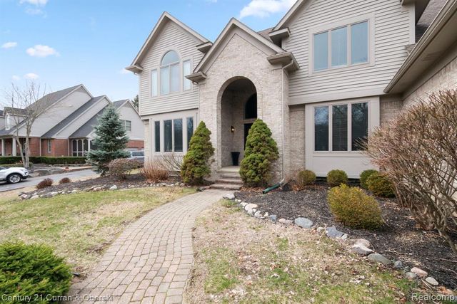 18489 Fox Hollow Court, Northville, MI 48168