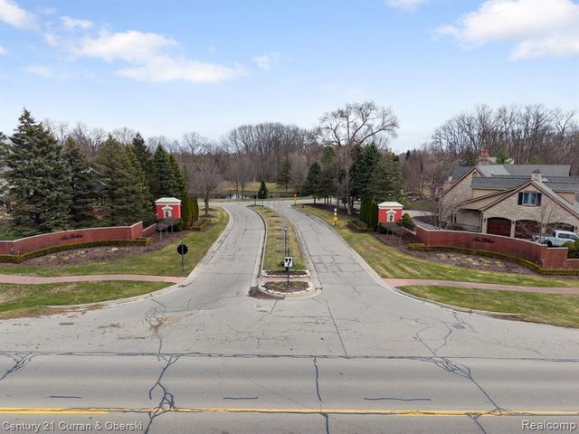 18489 Fox Hollow Court, Northville, MI 48168