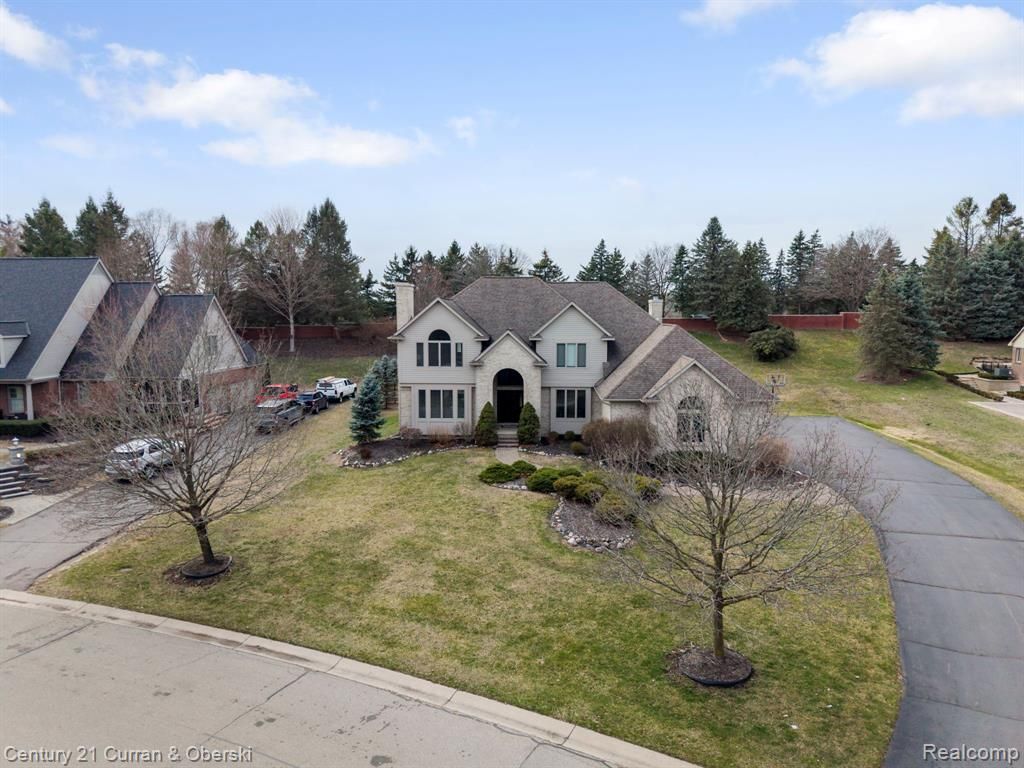 18489 Fox Hollow Court, Northville, MI 48168