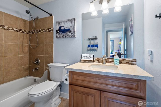 1105 N Newton Street, Tacoma, WA 98406