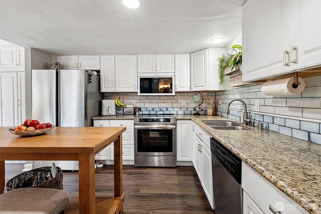 1105 N Newton Street, Tacoma, WA 98406
