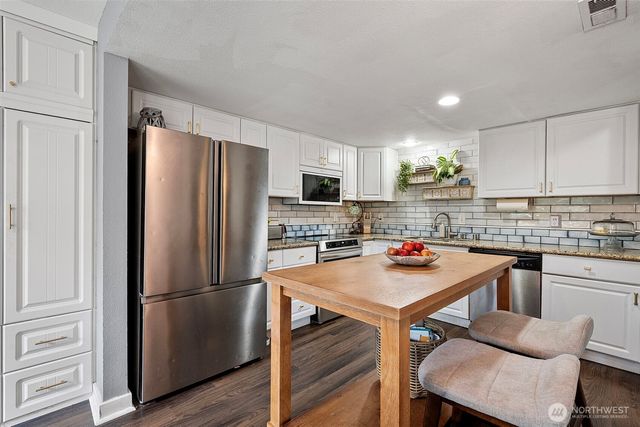 1105 N Newton Street, Tacoma, WA 98406