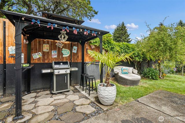 1105 N Newton Street, Tacoma, WA 98406