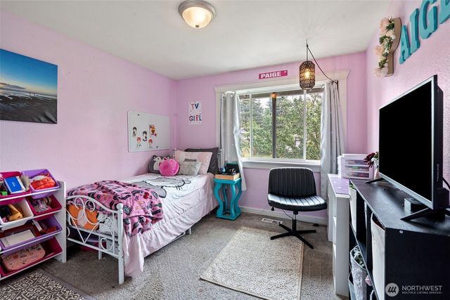 1105 N Newton Street, Tacoma, WA 98406