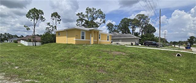 3914 29th ST SW, Lehigh Acres, FL 33976