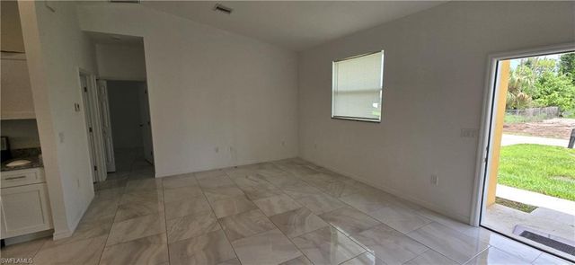 3914 29th ST SW, Lehigh Acres, FL 33976