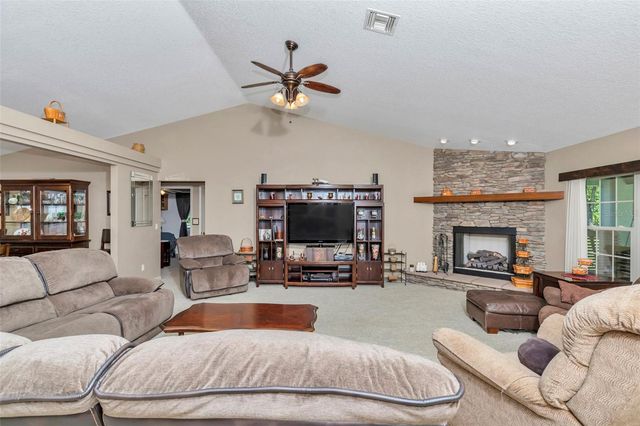 3325 S HWY 314A, Ocklawaha, FL 32179