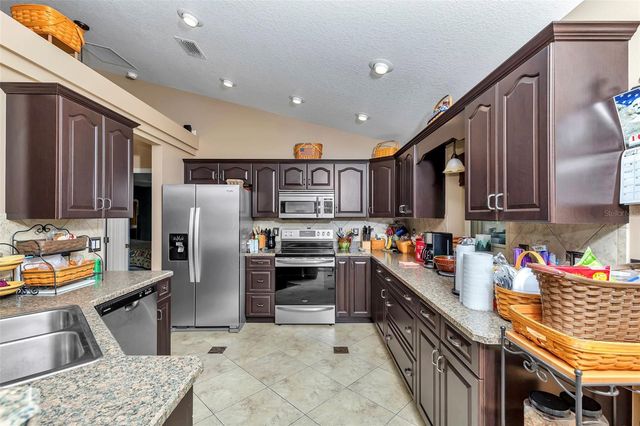 3325 S HWY 314A, Ocklawaha, FL 32179