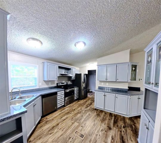 1315 Phoenix Court, Granbury, TX 76048