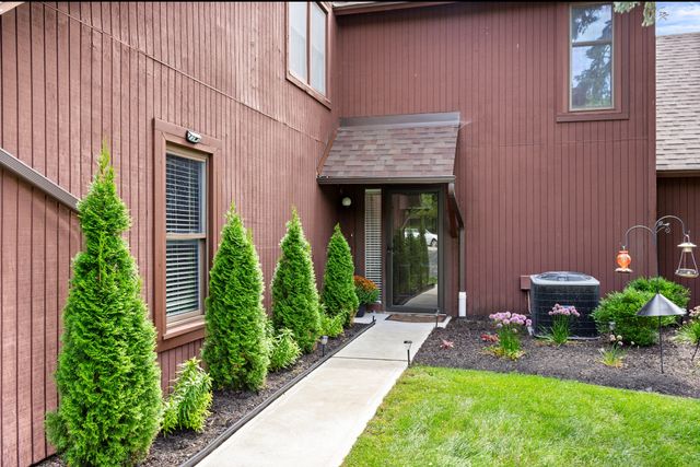 5051 Woodlake Drive, Loves Park, IL 61111