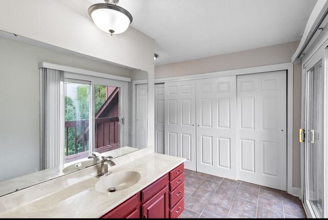 5051 Woodlake Drive, Loves Park, IL 61111