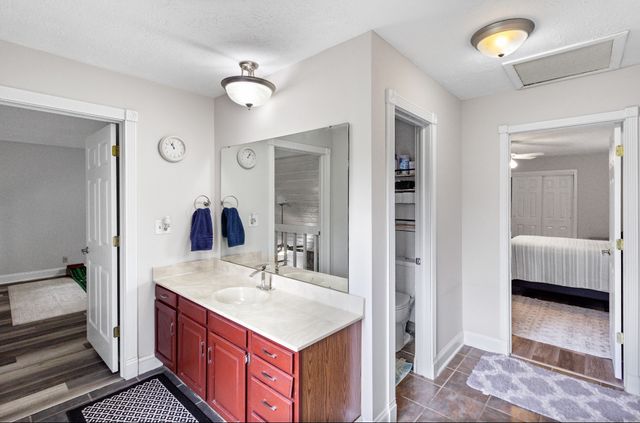 5051 Woodlake Drive, Loves Park, IL 61111