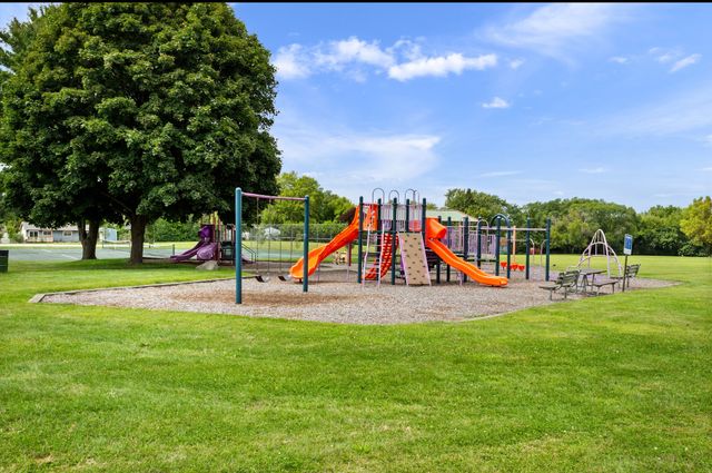 5051 Woodlake Drive, Loves Park, IL 61111